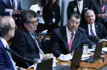  Comissão do Senado aprova aumento da taxação de fintechs e bets 